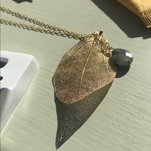 Long leaf necklace
